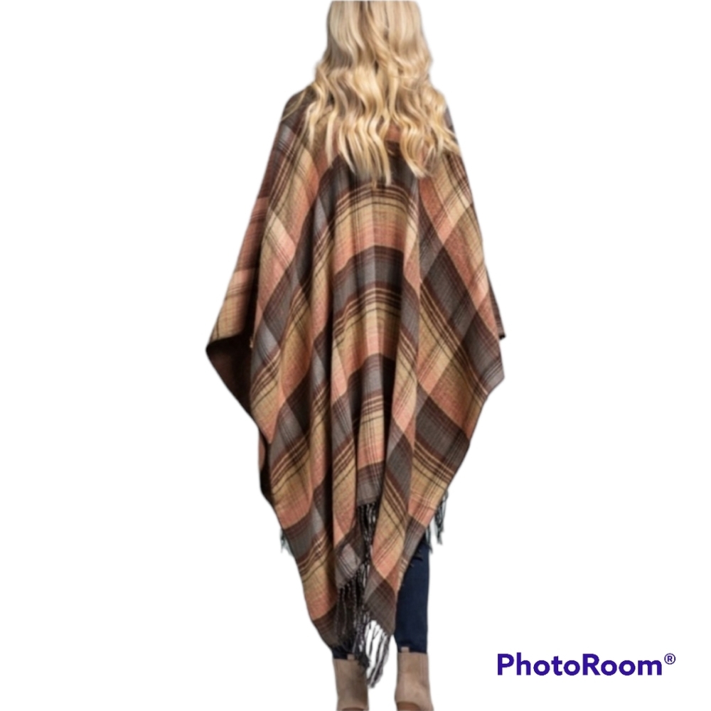 Ruggine Cardigan Poncho Blanket - Picture 2 of 7